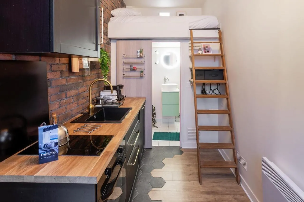 Charming Industrial-Style Studio Just Nearby Montmartre In Paris - Welkeys Daire